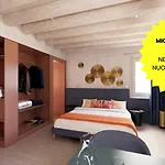 Michelangelo House, Your Personal Apartmán