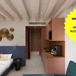 Michelangelo House, Your Personal Apartmán Mestre